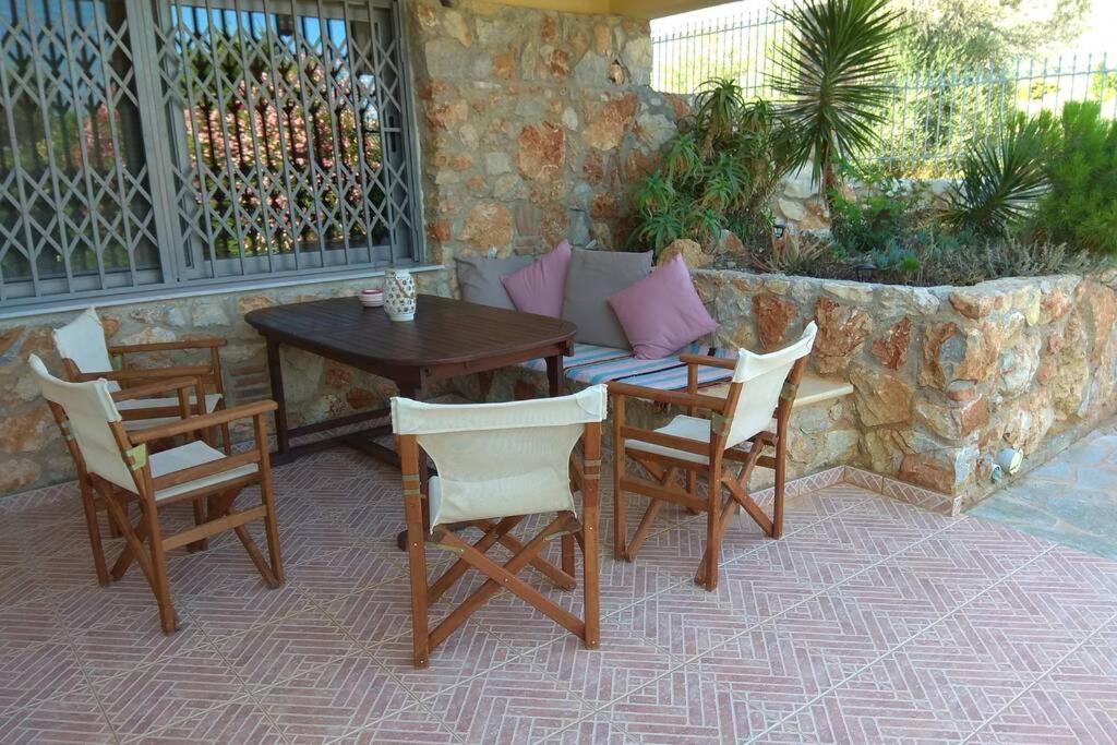 Seaside Villa Andronikos Amarynthos Exterior photo